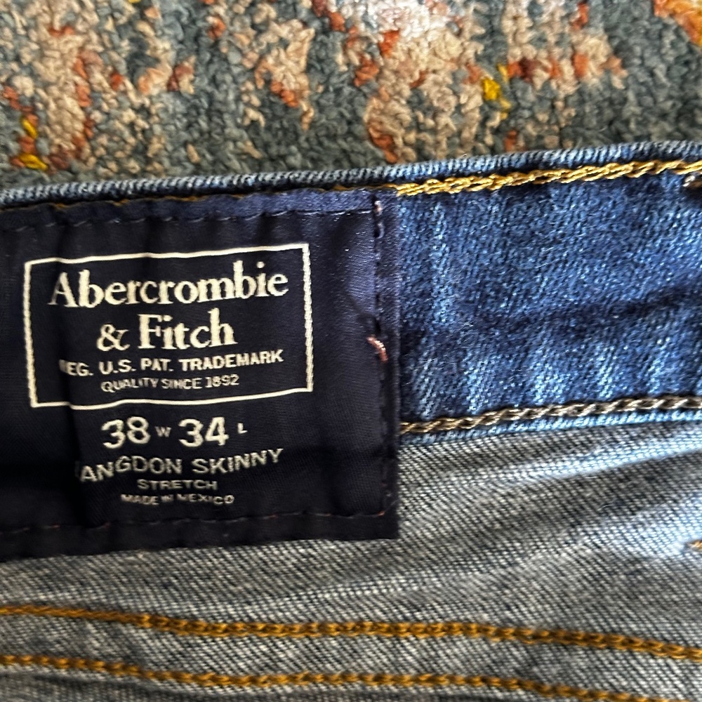 ABERCROMBIE & FITCH MEN'S JEANS